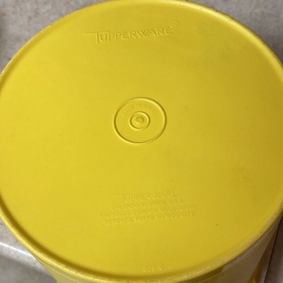 Vintage Tupperware 805-6 Sunshine Yellow Decorative Bin - Picture 3 of 16